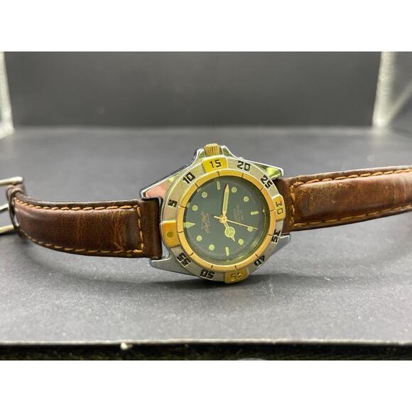 Vtg Freestyle Watch Women Silver Gold Two Tone Brown Leather Band 300 Ft WR main image 5